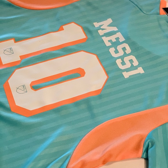Messi Youth Soccer jersey 3rd Kids Youth Medium Size 26 Soccer Jersey Boys - Picture 1 of 5